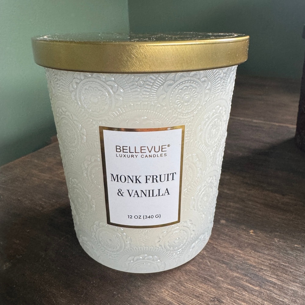 Bellevue Luxury Candles Monk Fruit & Vanilla 12 oz Embossed Glass Jar Gold Lid